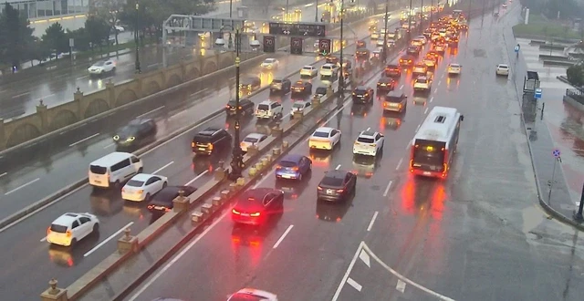 Paytaxtın bu küçələrində sıxlıq var