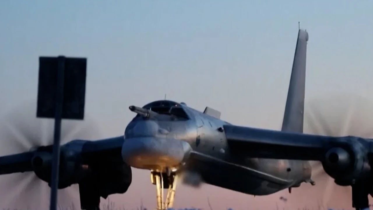 Bombardman təyyarələri havaya qalxdı - Çindən Yaponiyaya gözdağı