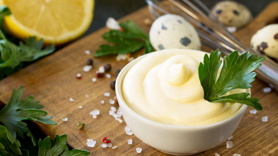 \"Məsum\" görünən mayonezin ölümcül riskləri