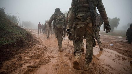 Suriyada amerikalı hərbçilər güllələndi