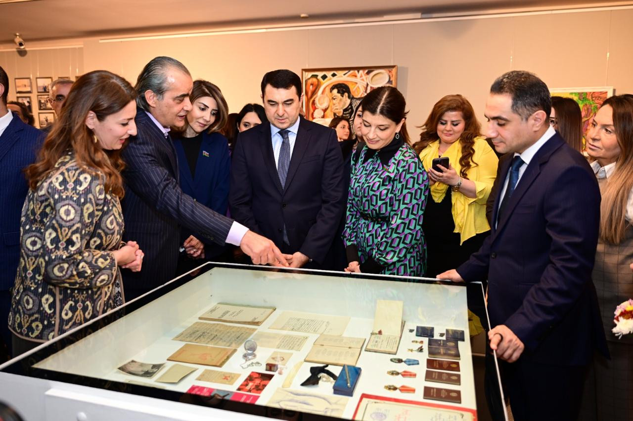 &nbsp;“Səsin rəngi” sərgisi açıldı - FOTOLAR