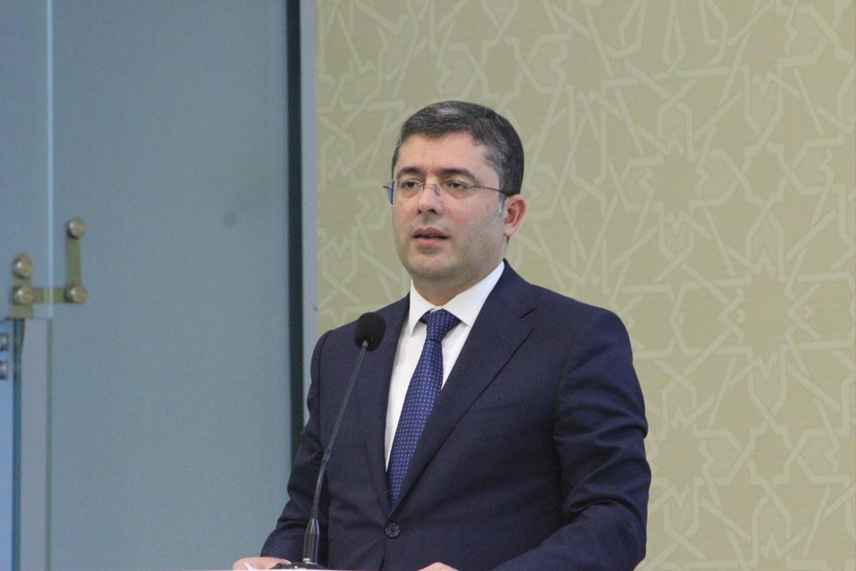 \"Media savadlılığı həm peşəkar jurnalistlərin, həm də auditoriyanın ortaq məsuliyyətidir\" - Əhməd İsmayılov