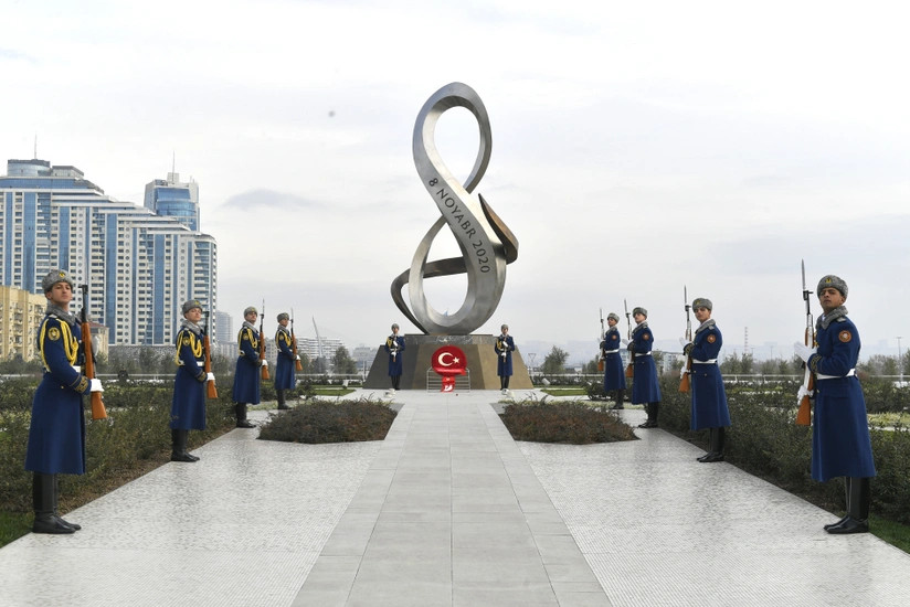 Cevdet Yılmaz Zəfər parkında - FOTOLAR