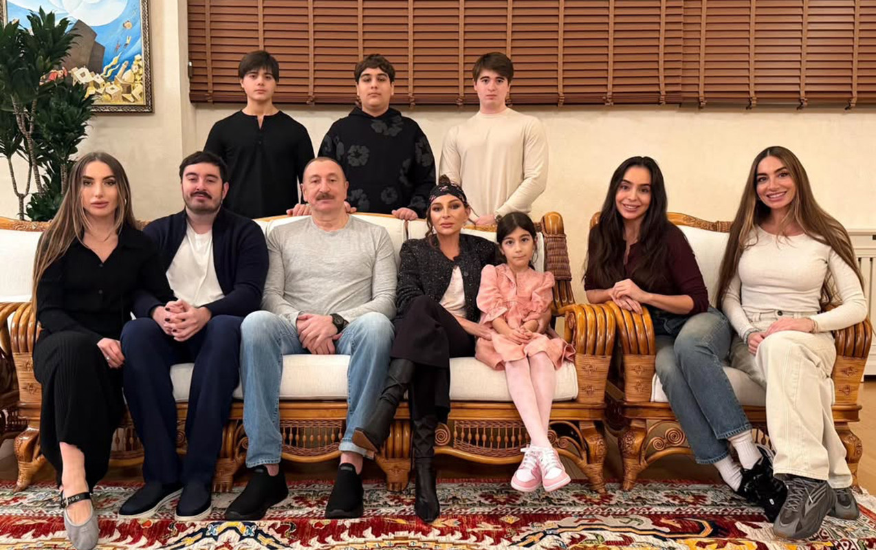 Prezidentin doğum günündən ailə FOTOSU