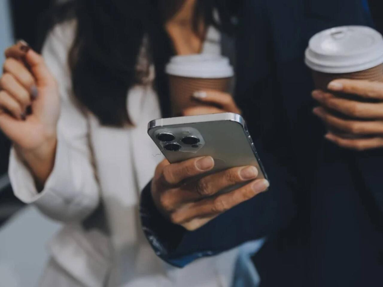 Telefonumuz nəyi izləyəcəyimizi necə bilir?