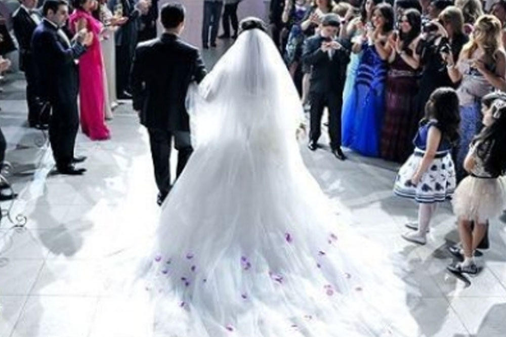 Toydan çıxmayan arvadını döydü&nbsp;