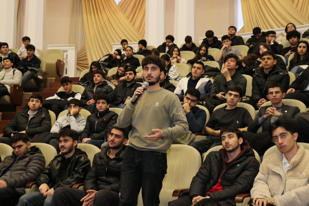 Universitetlərdə süni intellektin istifadəsinə dair maarifləndirici görüşlər keçirilir - FOTOLAR