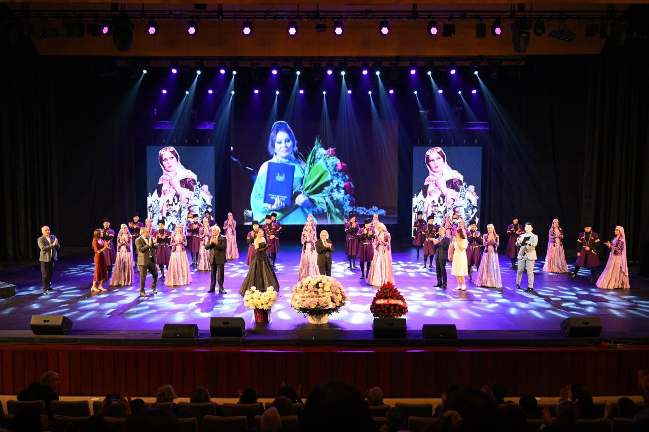 &nbsp;Xalq artisti Amalya Pənahovanın 80 illik yubiley gecəsi - FOTOLAR