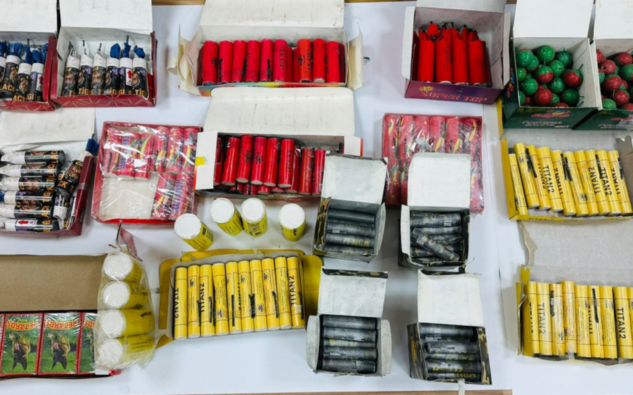 Pirotexnika satan 26 nəfər saxlanıldı