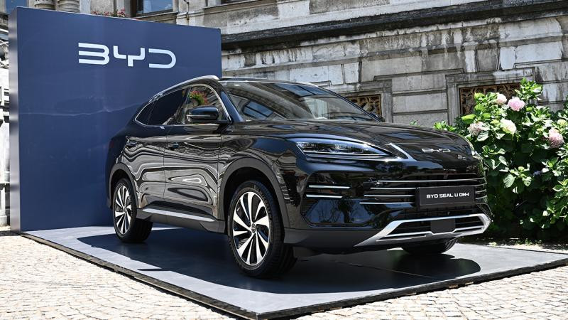 \"BYD\" \"Tesla\"nı geridə qoymağa hazırlaşır