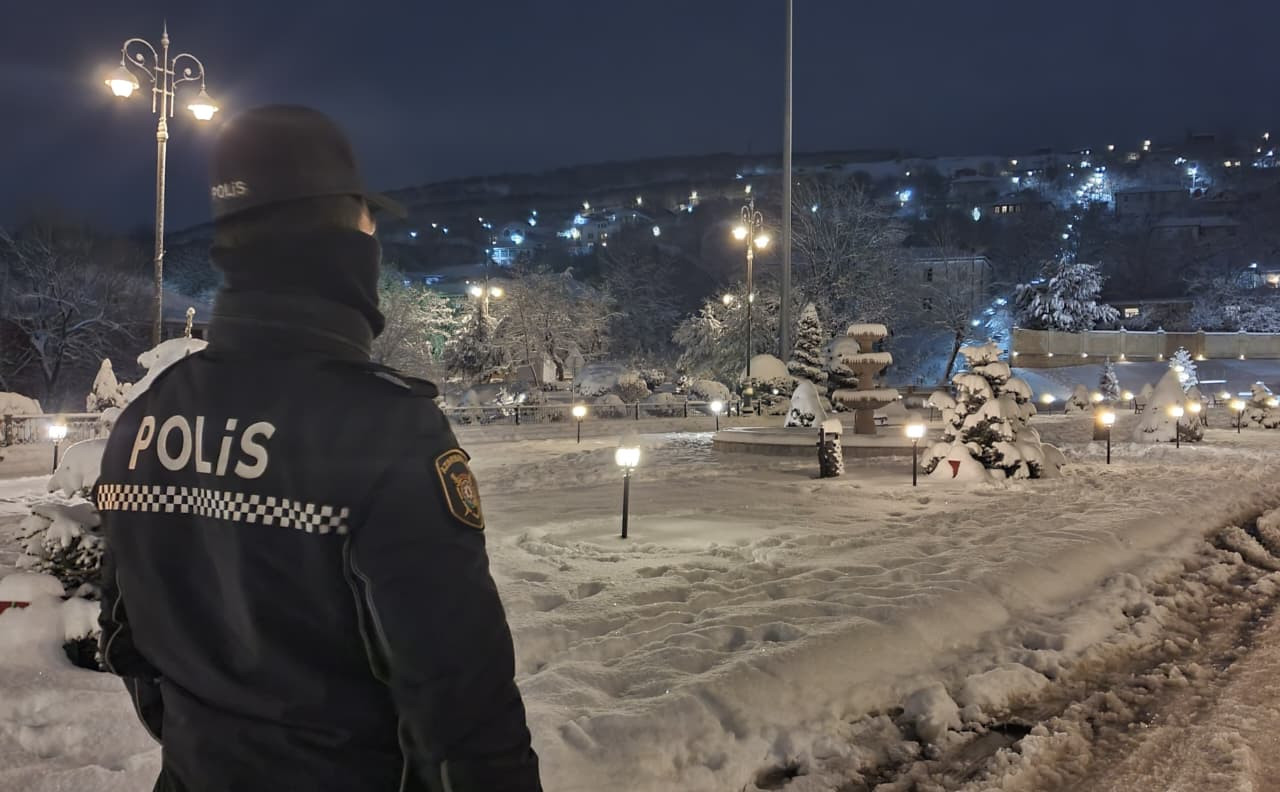 \"Dağlıq ərazilərdə, magistrallarda gücləndirilmiş rejimdə xidmət təşkil olunub\" - DİN