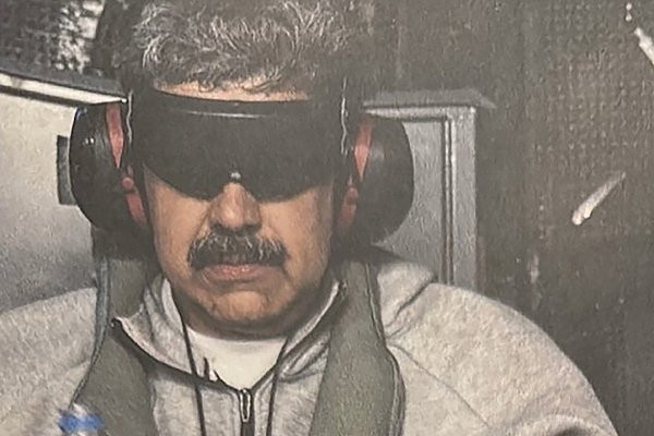 Maduronun məşhur idman dəsti dünyada tükəndi - FOTO