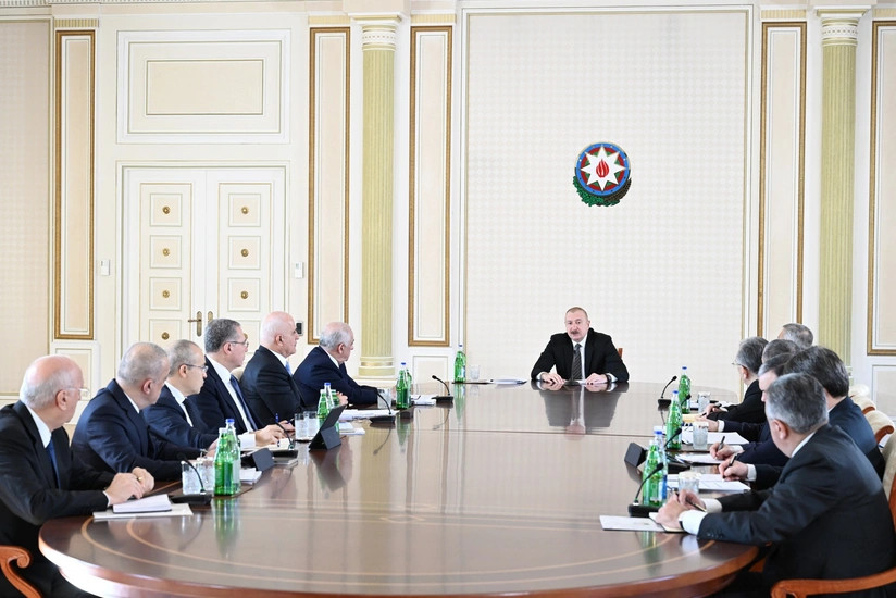 Prezident müşavirə keçirdi - FOTOLAR