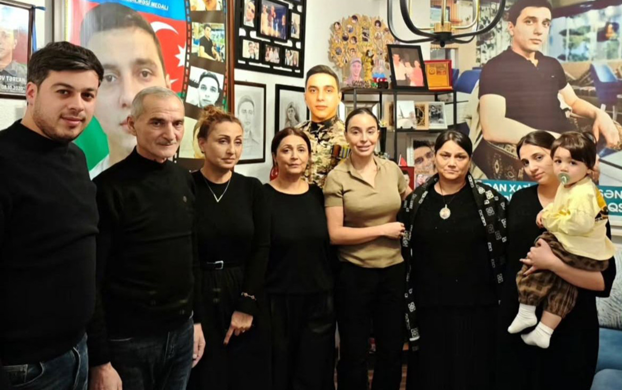 Leyla Əliyeva şəhid ailəsini ziyarət etdi - FOTOLAR