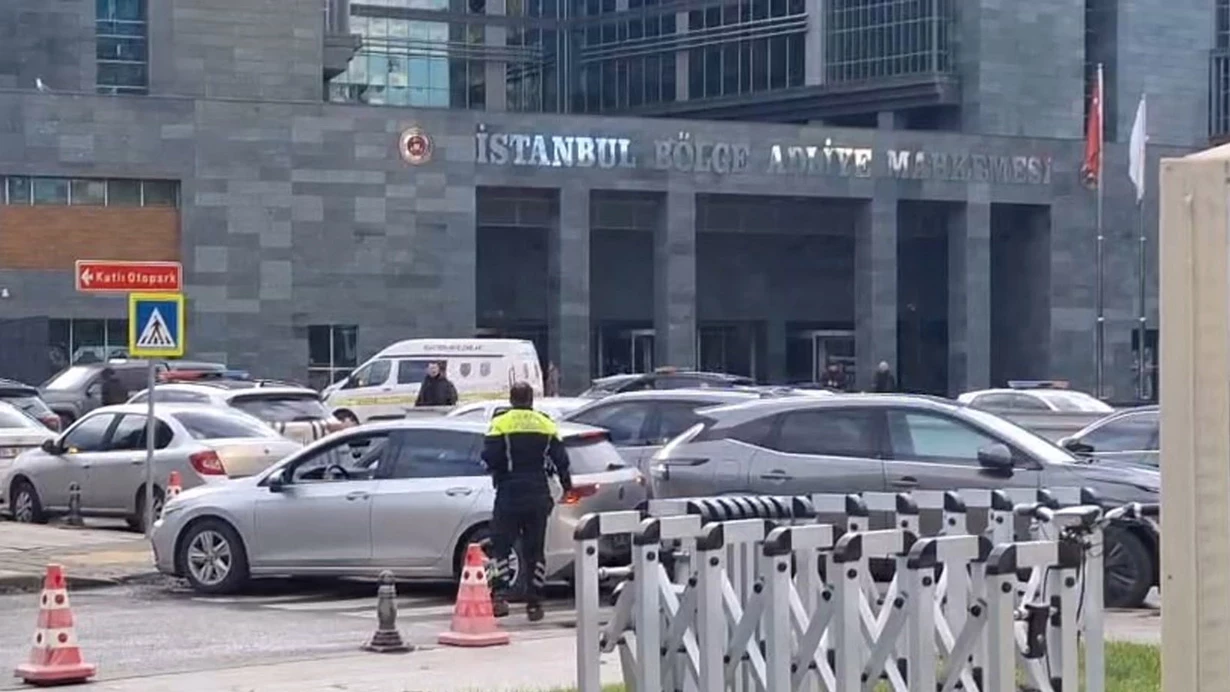 Prokuror hakimi tapança ilə vurdu - Türkiyədə DƏHŞƏT