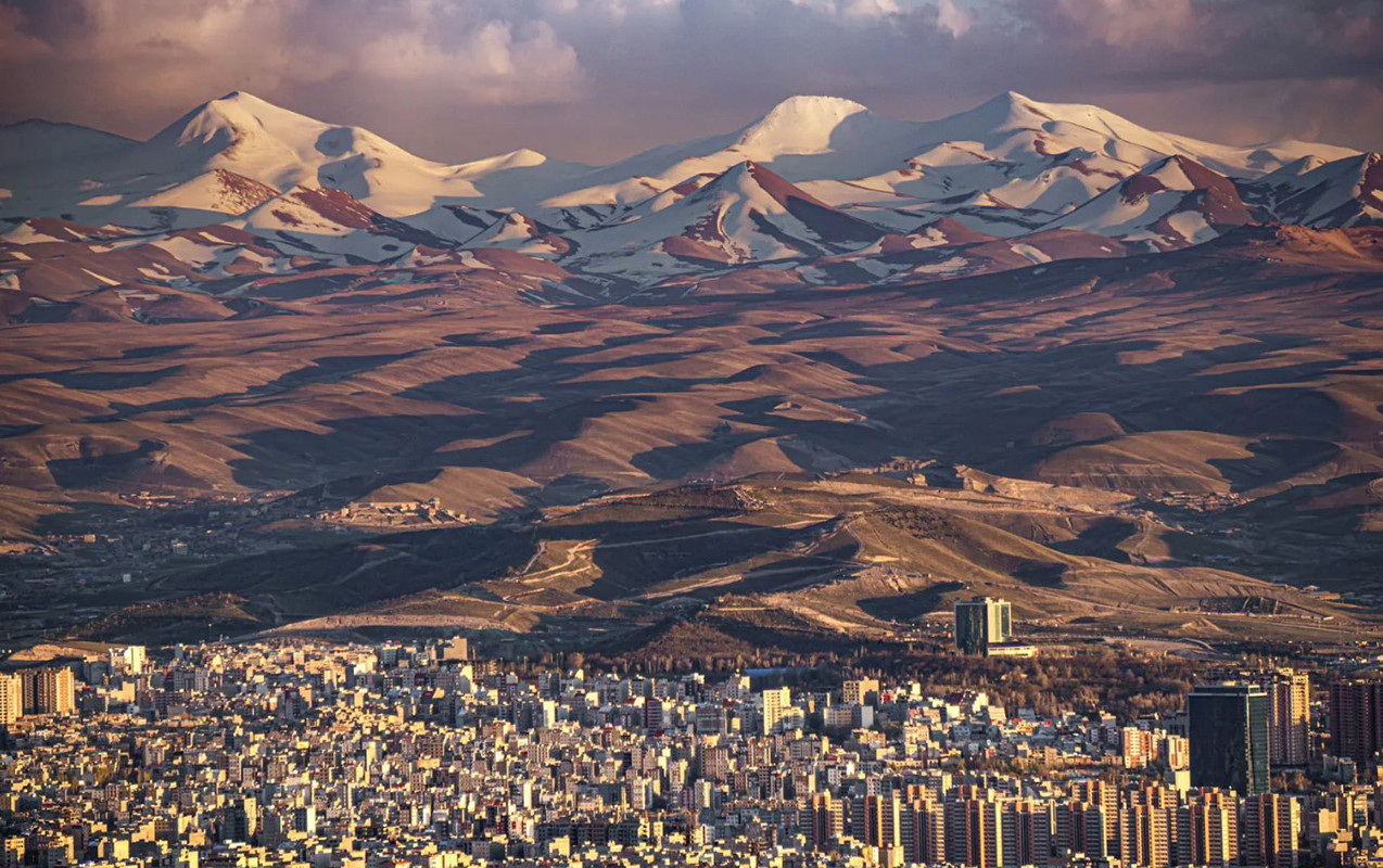 Təbrizdə hərbi vəziyyət elan olundu