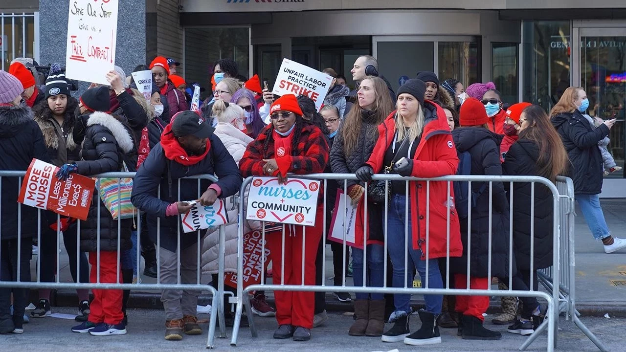 Nyu-Yorkda 15 min tibb bacısı işlərini dayandırıb