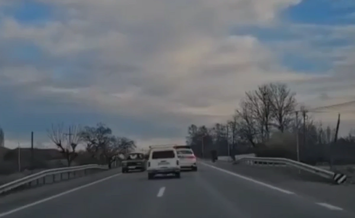 Sərxoş sürücü yolda təhlükə yaratdı - VİDEO