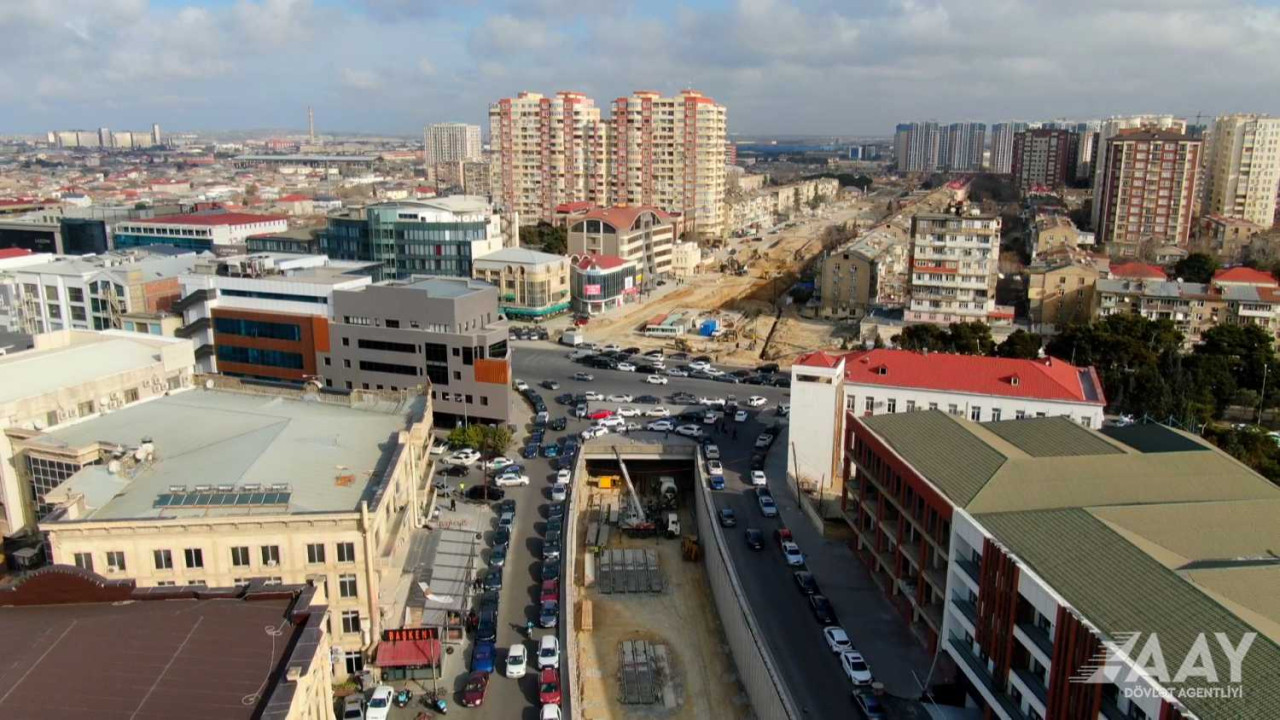 Bakıda yeni avtomobil yolunun tikintisi davam etdirilir - VİDEO/FOTO