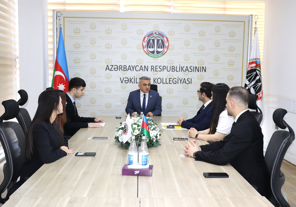 Anar Bağırov vəkil köməkçiləri ilə görüşdü - FOTOLAR