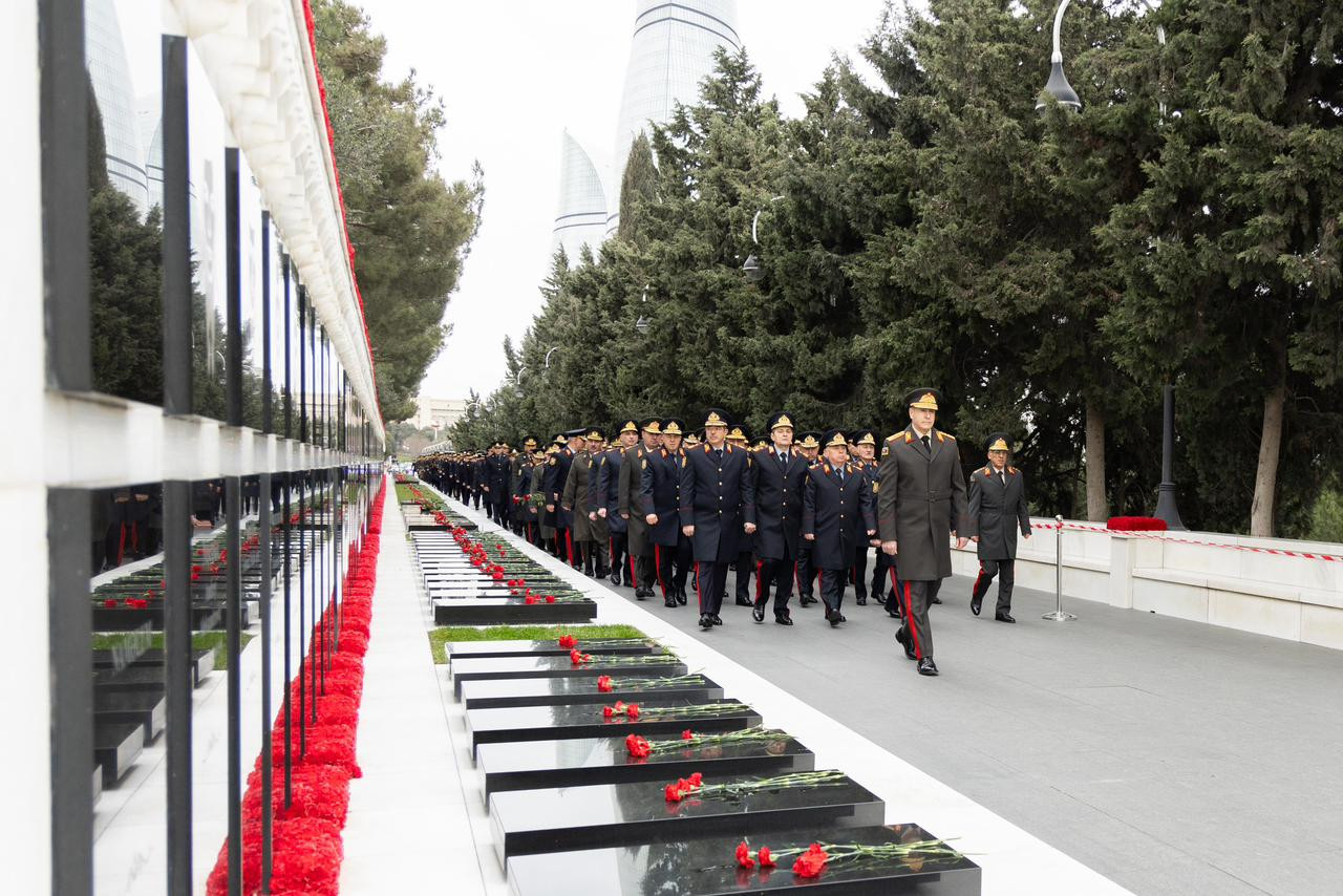 DİN-in şəxsi heyəti 20 Yanvar şəhidlərinin xatirəsini yad edib - VİDEO