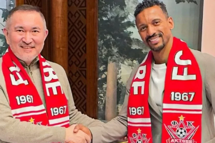 Nani fantastik məbləğə meydanlara geri döndü