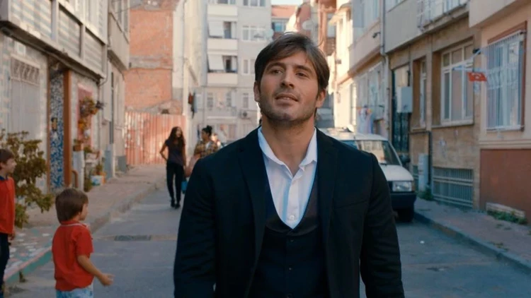 Məşhur türkiyəli aktyordan ETİRAF - \"Atam bir dəfə də olsun...\"