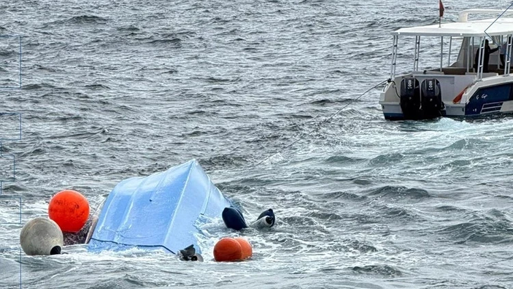 Turistləri daşıyan qayıq batdı - Ölən və yaralananlar var