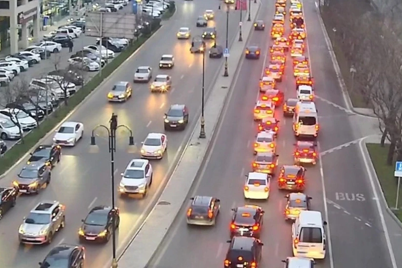 Bakının bir sıra yollarında tıxac var