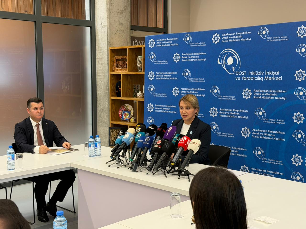 DOST İnklüziv İnkişaf və Yaradıcılıq Mərkəzində mətbuat konfransı keçirildi - FOTOLAR