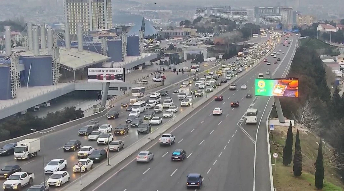 Paytaxtın bu küçələrində sıxlıq var