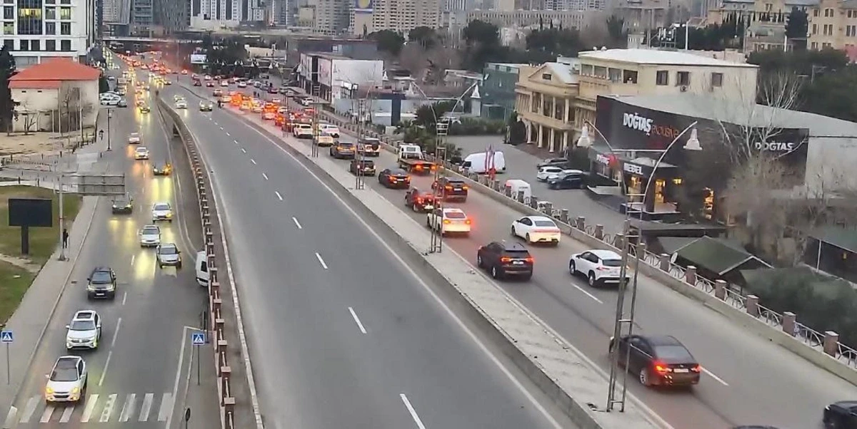 Paytaxtın bu küçələrində sıxlıq var