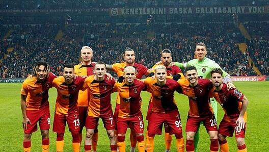 \"Qalatasaray\"ın oyununda dəhşətli OLAY: Oyunçular xəstəxanaya aparıldı - FOTO