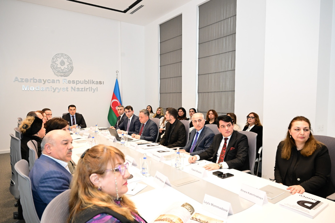 Mədəniyyət Nazirliyində iclas keçirildi - FOTOLAR