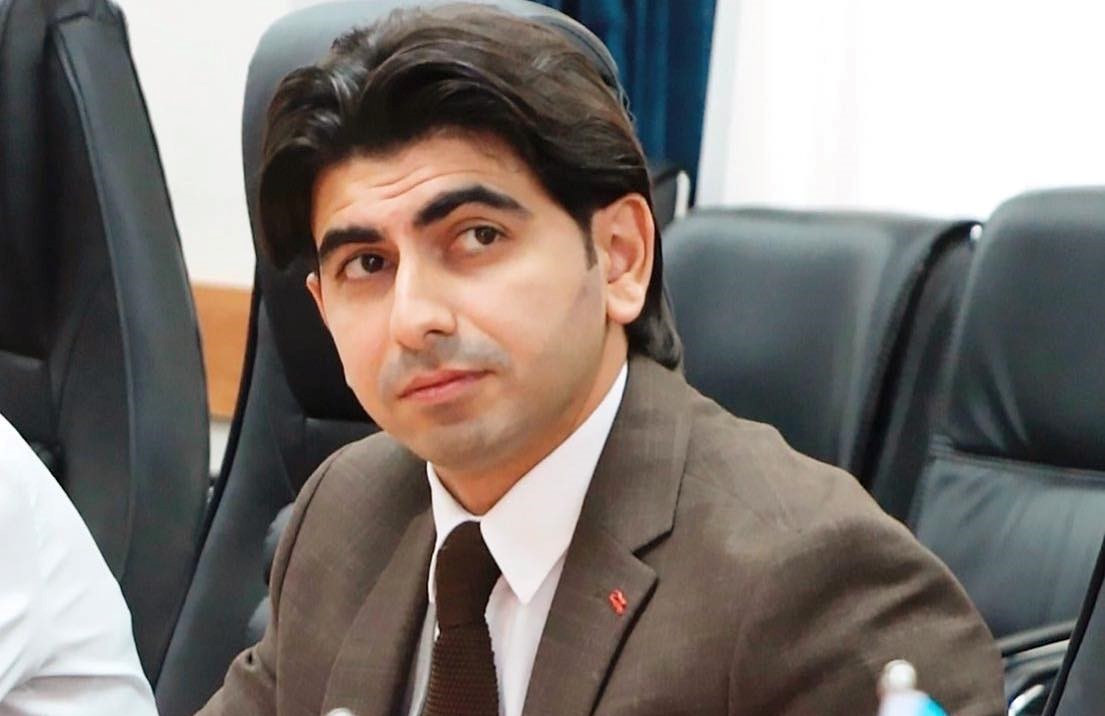 Həyasızlıqla, qışqırıqla önə çıxanlar və şou üçün yardım edən \"qəhrəmanlar\"