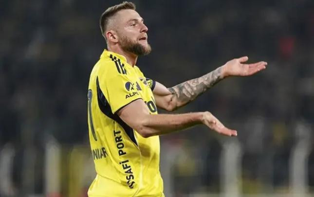 \"Beşiktaş\" və \"Fənərbaxça\"nın futbolçuları cəzalandırıldı