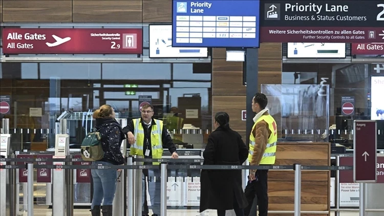 Berlində uçuşlar növbəti dəfə dayandırıldı