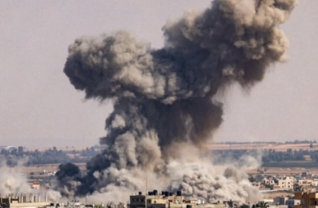 İsrail ordusu HAMAS-ın silah anbarını vurub