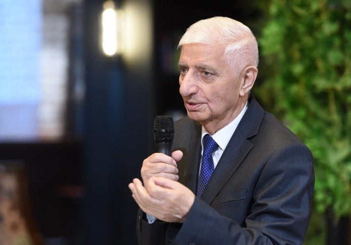 Bu məktəbə Fikrət Qocanın adı verildi