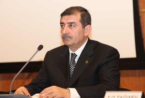 İcra başçısının bacısı işdən çıxarıldı 