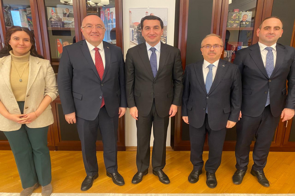 Hikmət Hacıyev Türkiyə XİN rəsmisi ilə görüşdü