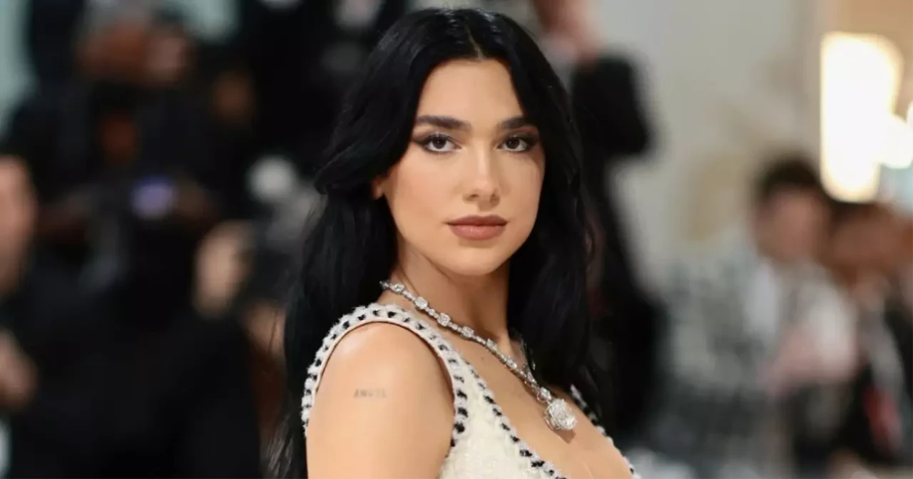 Dua Lipanın makyajsız halı görənləri təəccübləndirdi - FOTO