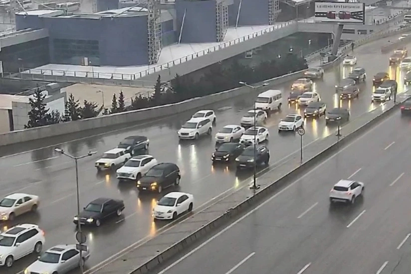 Bakının bir sıra yollarında tıxac var