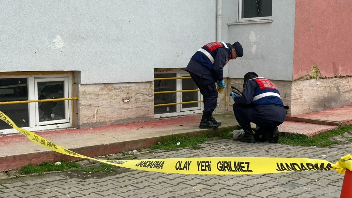 Şagird məktəbin 4-cü mərtəbəsindən yıxılaraq ağır yaralandı&nbsp;