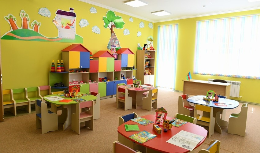 İşləyən valideynlərə NƏZƏRİNƏ - Uşaq bağçaları neçəyə qədər işləməlidir?