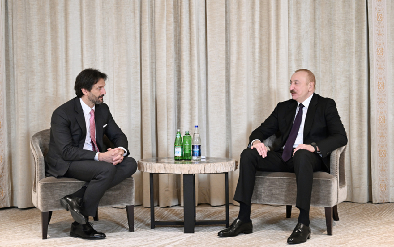 İlham Əliyev Slovakiyanın müdafiə naziri ilə görüşdü - FOTO