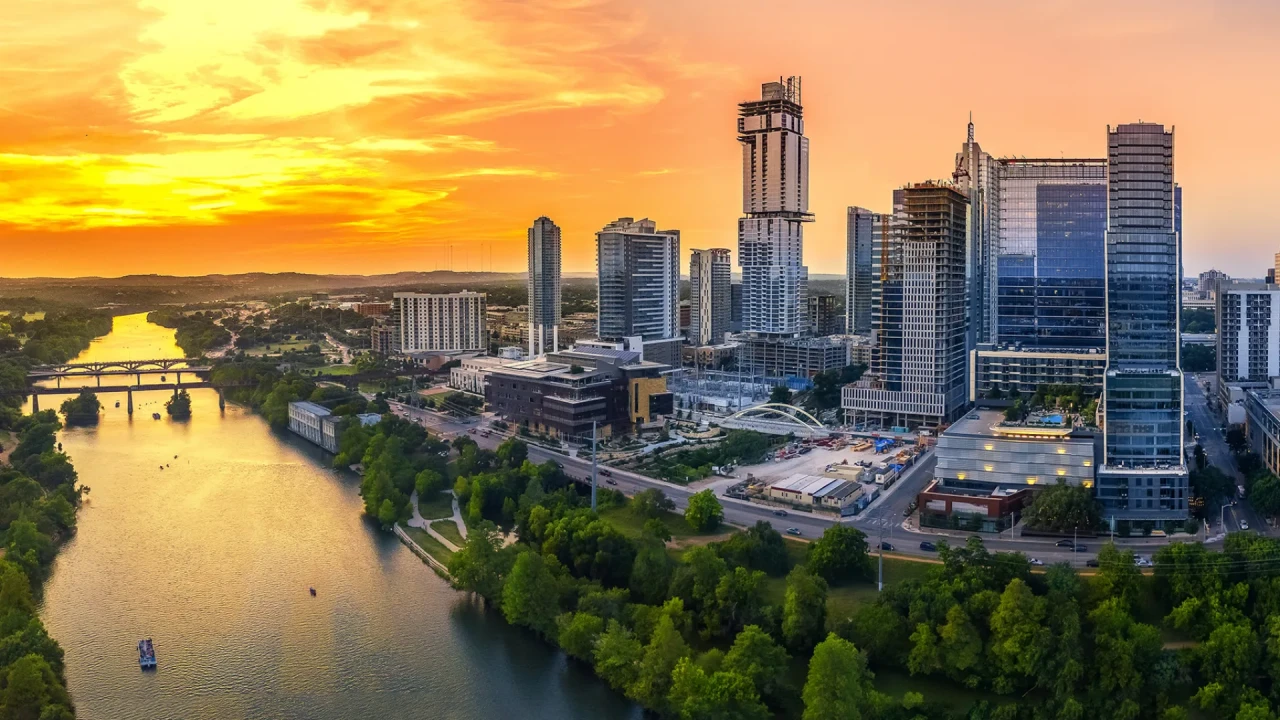 Ögey ana 8 uşağını qəfəsə bağladı - FOTO