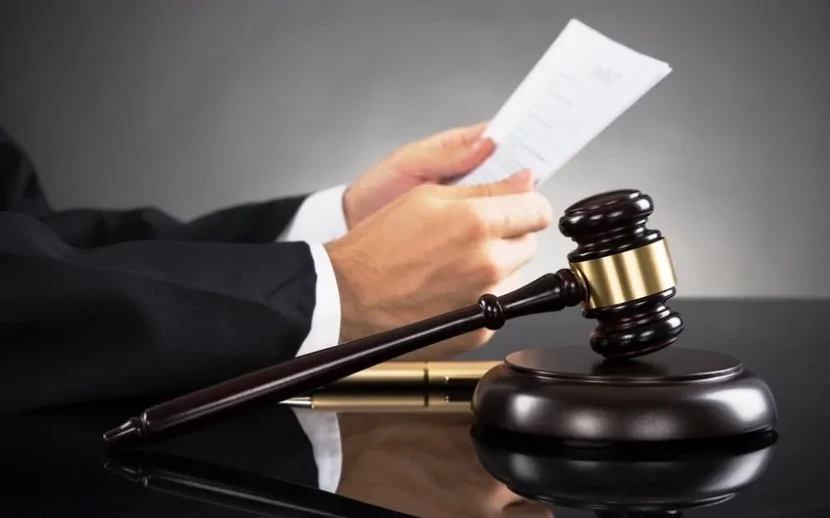 TƏBİB əməkdaşı olan keçmiş arvadını bıçaqlayan şəxs azadlıqdan məhrum edildi