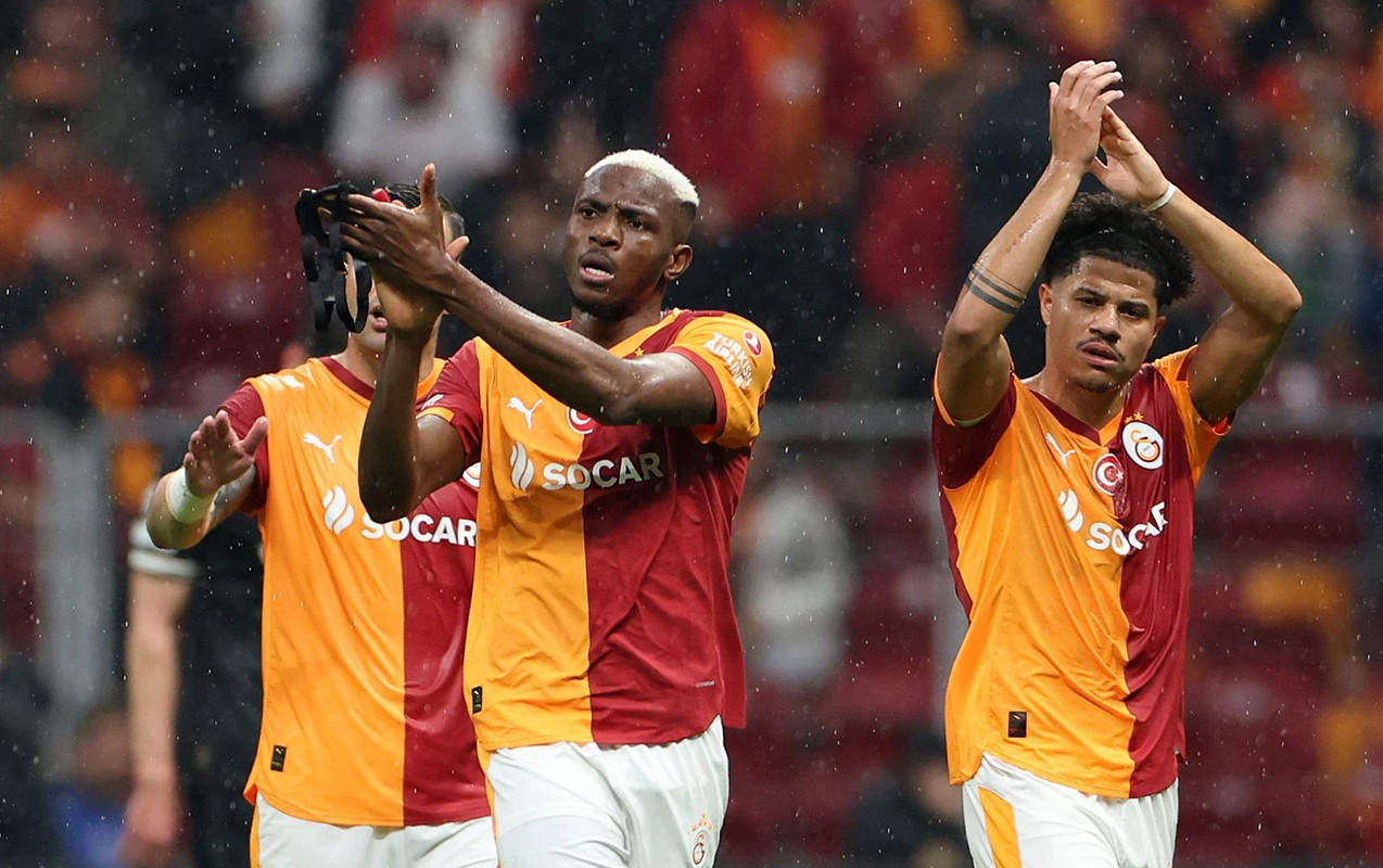 “Qalatasaray” “Yuventus”u darmadağın etdi