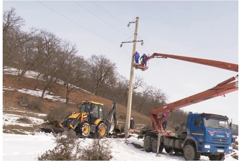 Şahdağ istiqamətində elektrik xətləri yenilənir - VİDEO